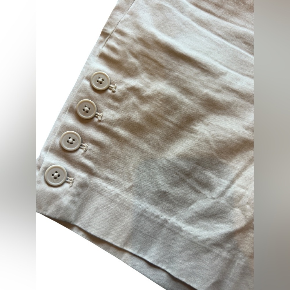 Talbots Women’s Tan Shorts Button Detail Size 6P Preppy Summer - Picture 2 of 5
